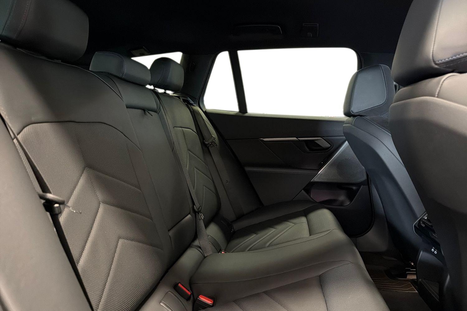 BMW i5 eDrive 40 Touring M-sport 2025, bild 7/47