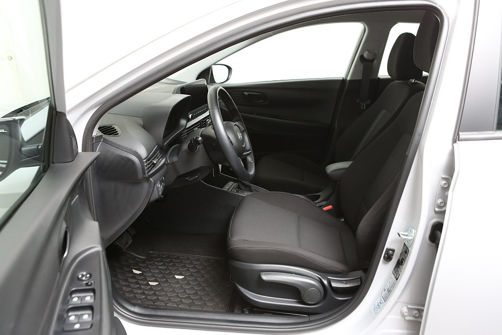 Hyundai i20 1.0 T-GDi MHEV Essential Automat kamera Navi fd. demo 2025