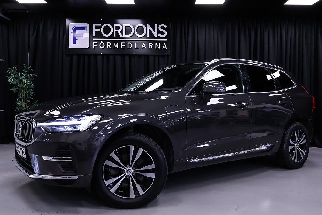 Volvo XC60 Recharge T6 AWD Momentum MOMS PANO VÄRMARE
