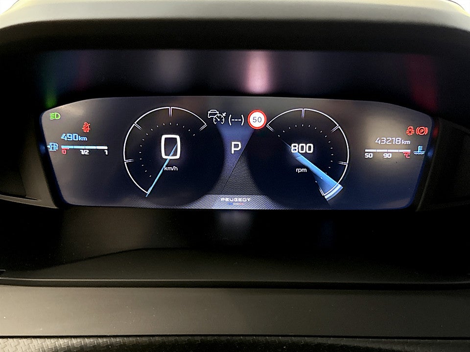 Bild på Peugeot 2008 Allure 1.2 PT 130hk B-KAMERA CARPLAY