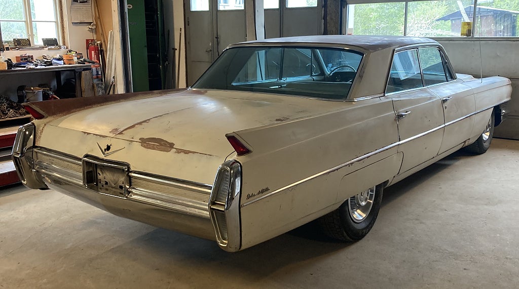 Cadillac De Ville Sedan de ville  4 window Hardtop 1964