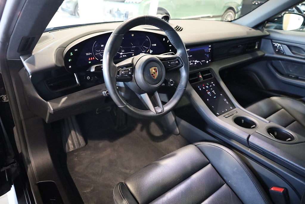 Porsche Taycan 4S DD+ 571HK Navi Pano Kamera Sport Chrono Matrix 2020
