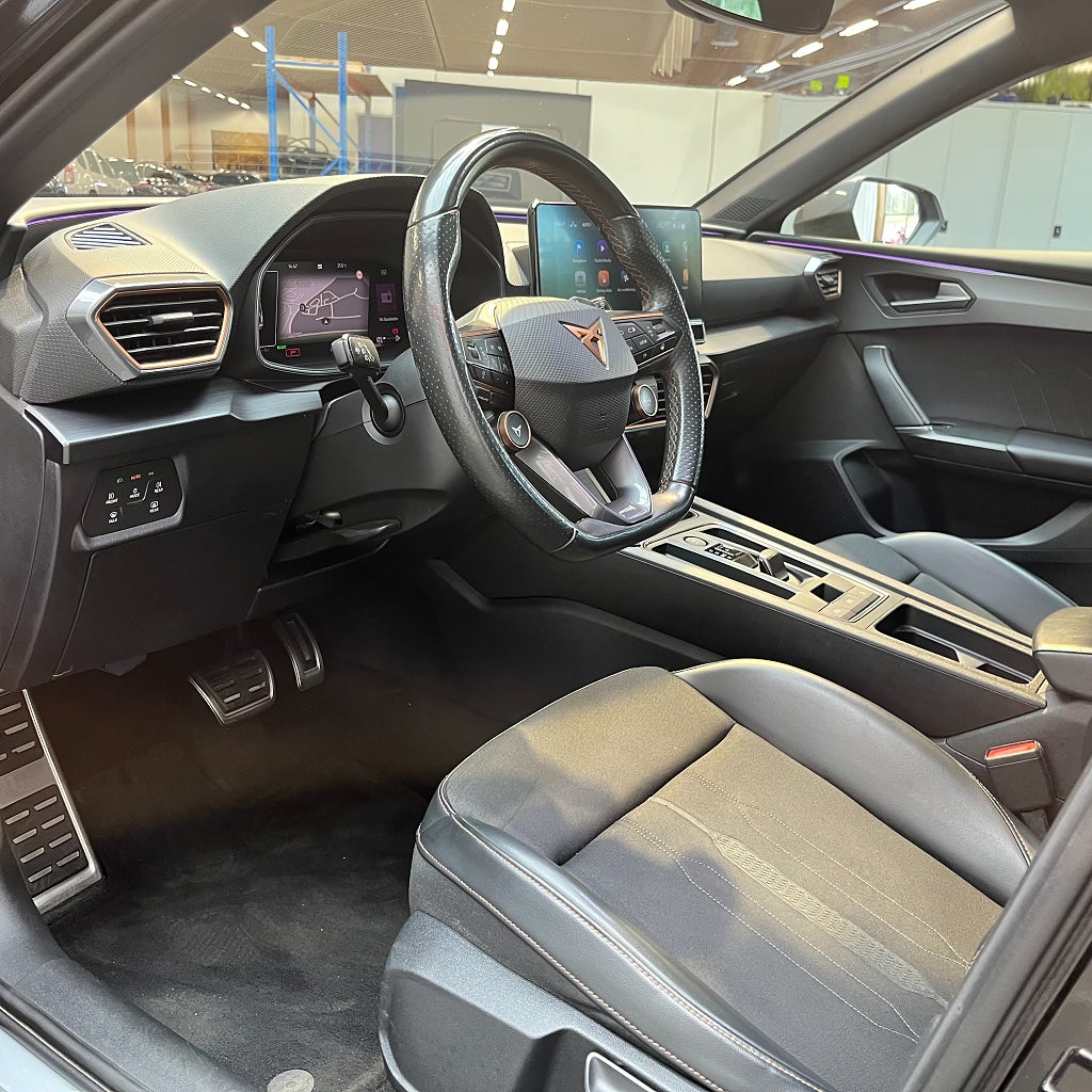Cupra Leon Sportstourer e-Hybrid 245HK Carplay B-kamera Navi Drag