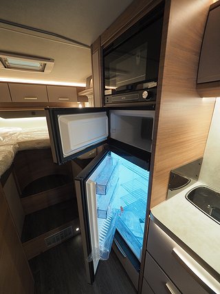 Husbil-integrerad Knaus L!ve I 700 MEG 7 av 17