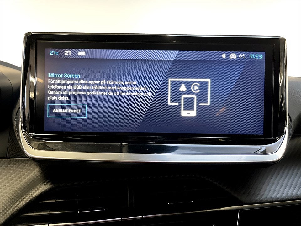 Bild på Peugeot 2008 Allure 1.2 PT 130hk - CARPLAY, P-SENSORER