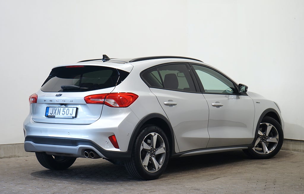 Ford Focus 1.0 EcoBoost Launch Edition B-kamera Carplay 125hk