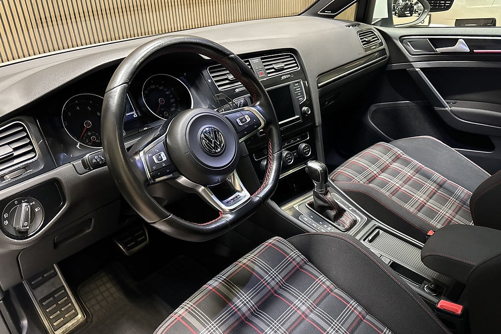 Volkswagen Golf I