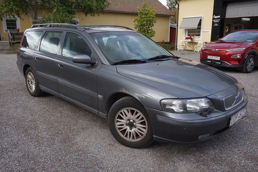 Volvo V70 2.4 Business Drag/ M-värmare/ Nybes