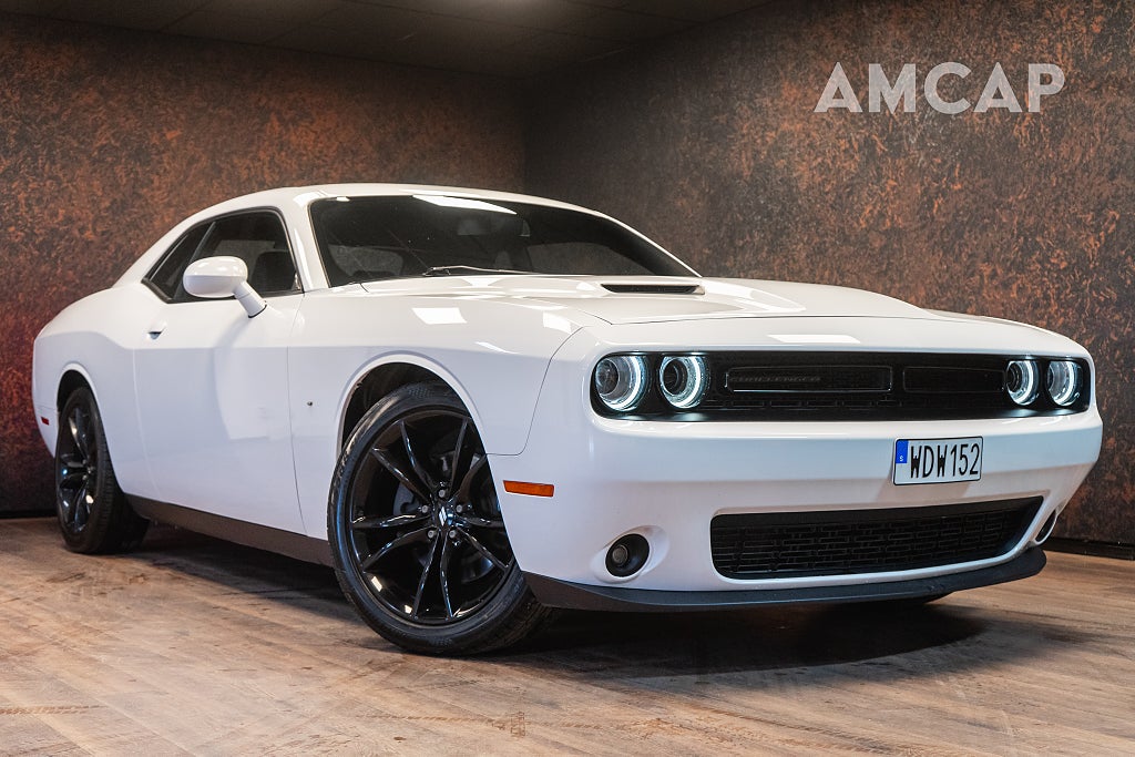Dodge Challenger 3.6 V6 309hk | Alpine | Alcantara | Blacktop
