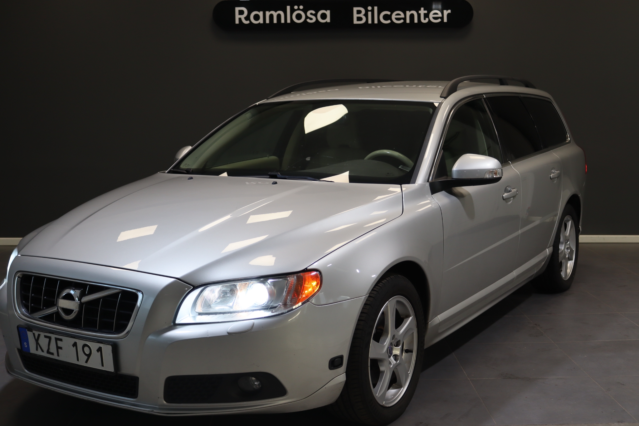 Volvo V70 2.0 Flexifuel Kinetic Euro 4 2011, bild 3/29
