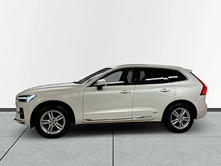 Volvo XC60 Recharge T6 AWD Long Range MOMS Drag Panorama Bvärm Navi S&V
