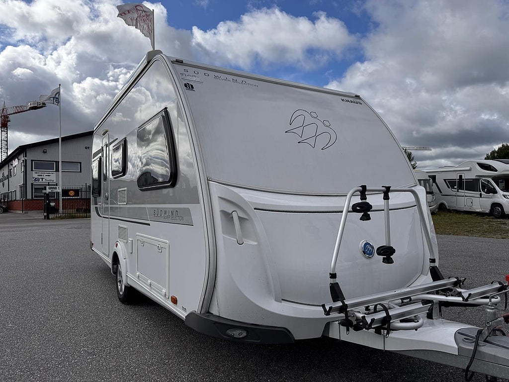 Knaus SÜDWIND 460 EU, Långbäddar, Boxmarkis, Cykelhållare