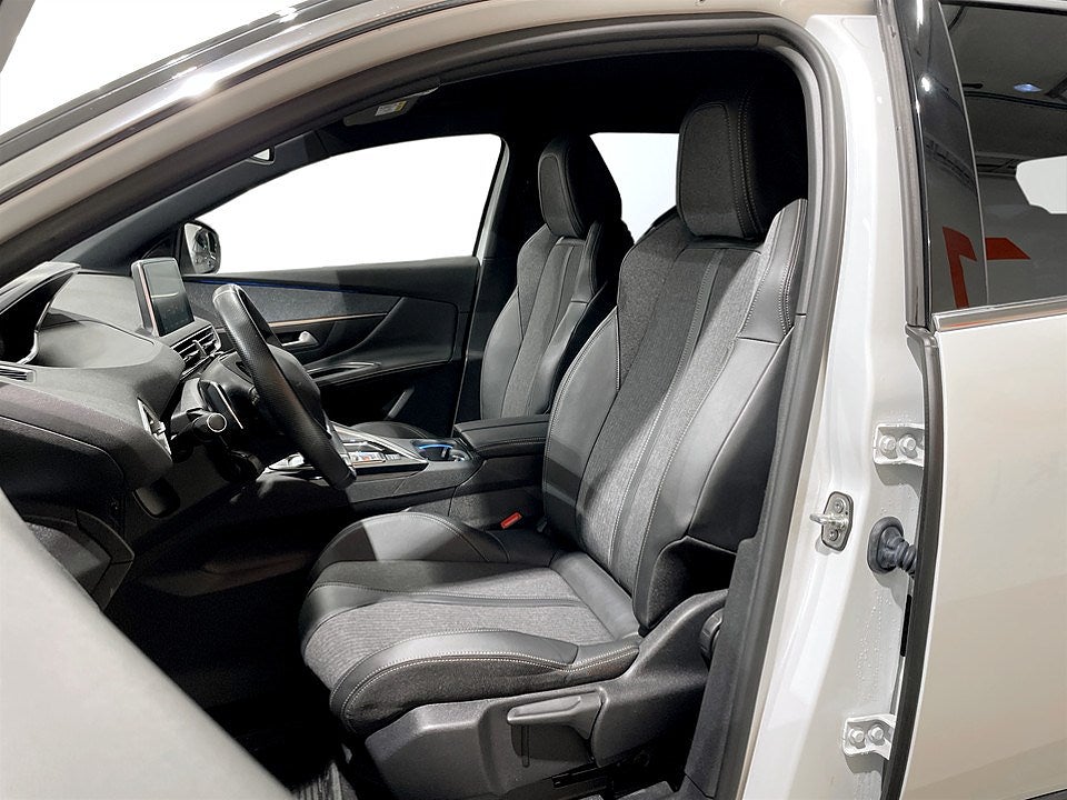 Bild på Peugeot 3008 GT-Line 1.2 PT 130hk Aut - B-KAMERA, CARPLAY