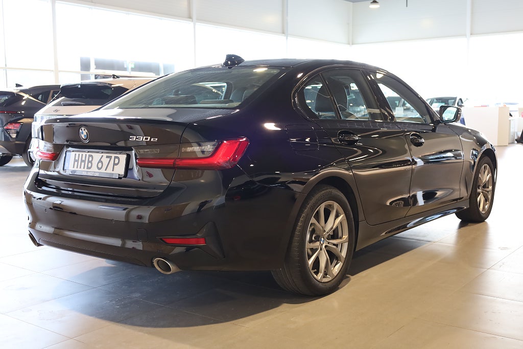 BMW 330e Sedan Steptronic Sport line H&K Navi Läder CarPlay 2020