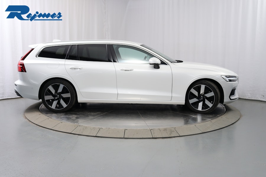 Volvo V60 Recharge T6 II Core Edition 2024, kuva 4/60