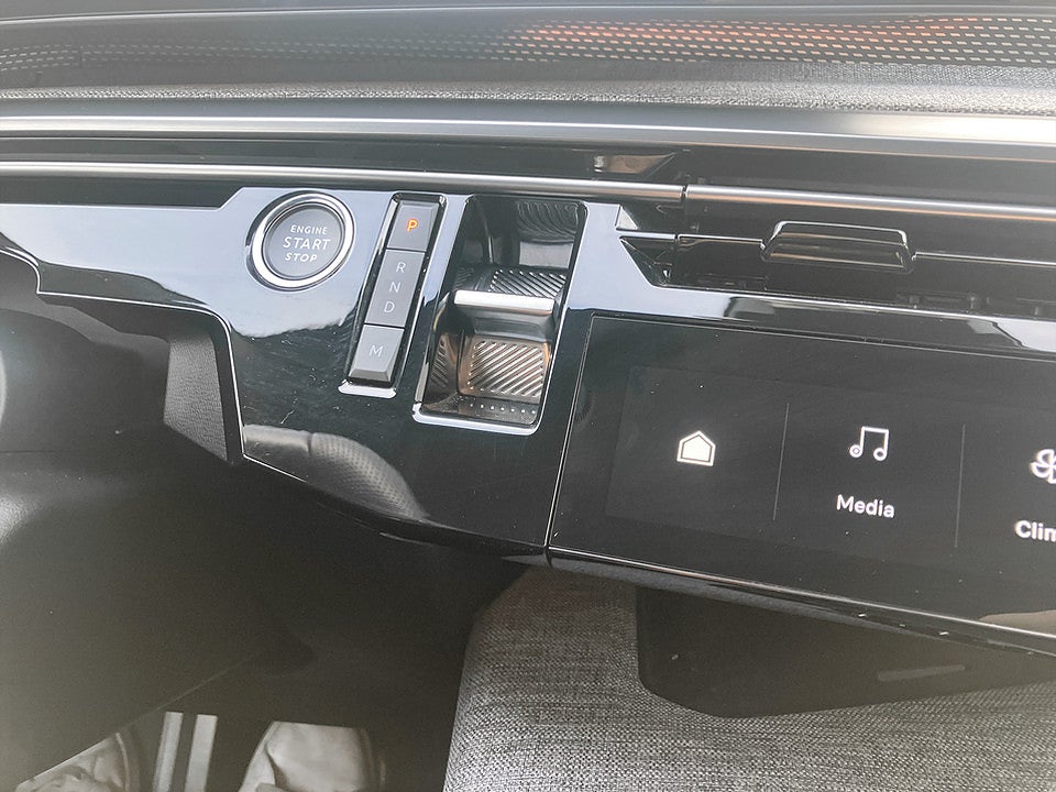 Bild på Peugeot 5008 GT Hybrid 145hk Aut 7-SITS B-KAMERA CARPLAY