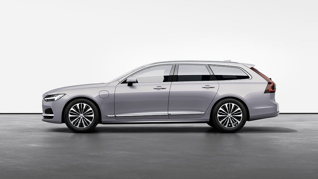 Volvo V90 Recharge T6 Core Edition II, Bil lager för snabb leverans