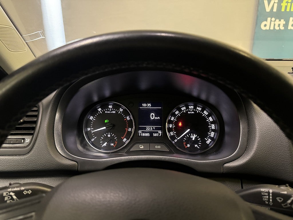 Skoda Fabia Kombi 1.2 TSI Elegance | Nybesiktad | P-sensor | Drag