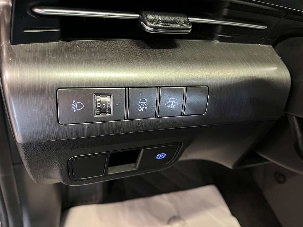 Hyundai Kona Hybrid 1.6 141hk AUT /S+V/Värmare/LED-Ramp/Fullservad thumbnail