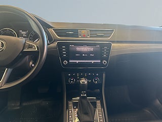 Skoda Superb Kombi 2.0 TDI 4×4 Business Style Drag Dvärme CANTON S&V – bild 11
