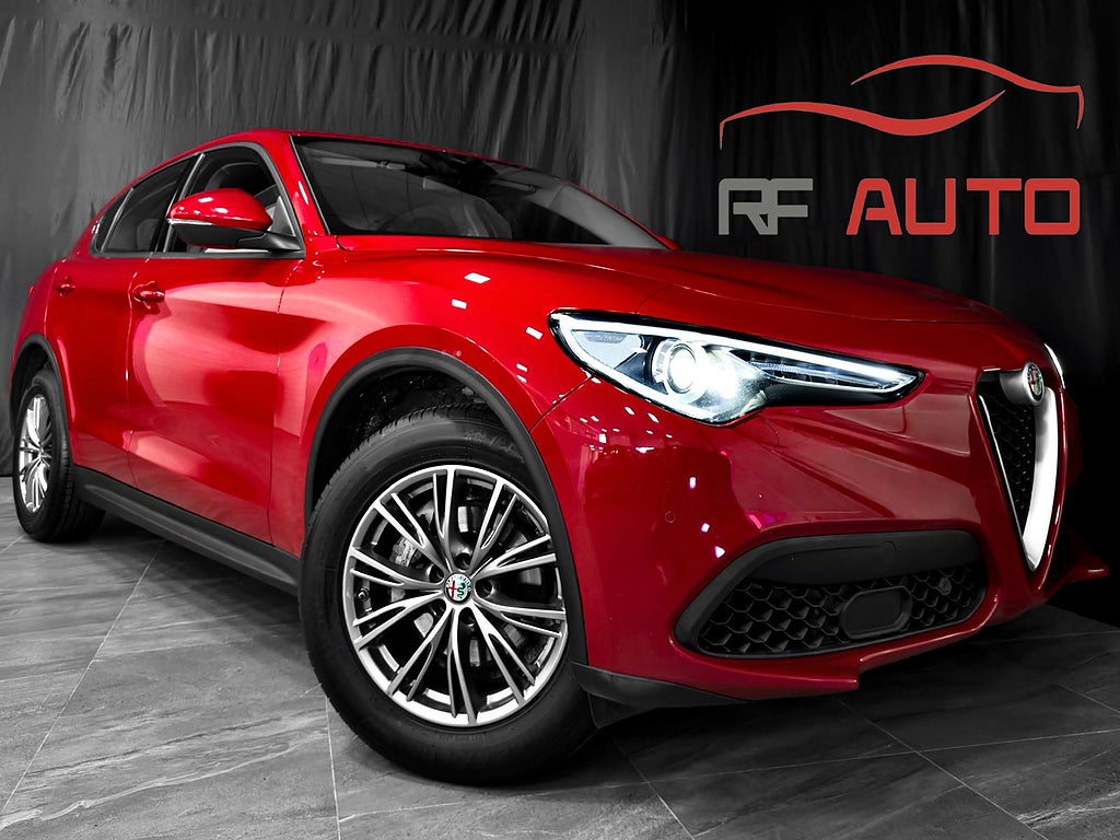 Alfa Romeo Stelvio Super GME 2.0 Turbo 16V Q4 201hk SV-SÅLD
