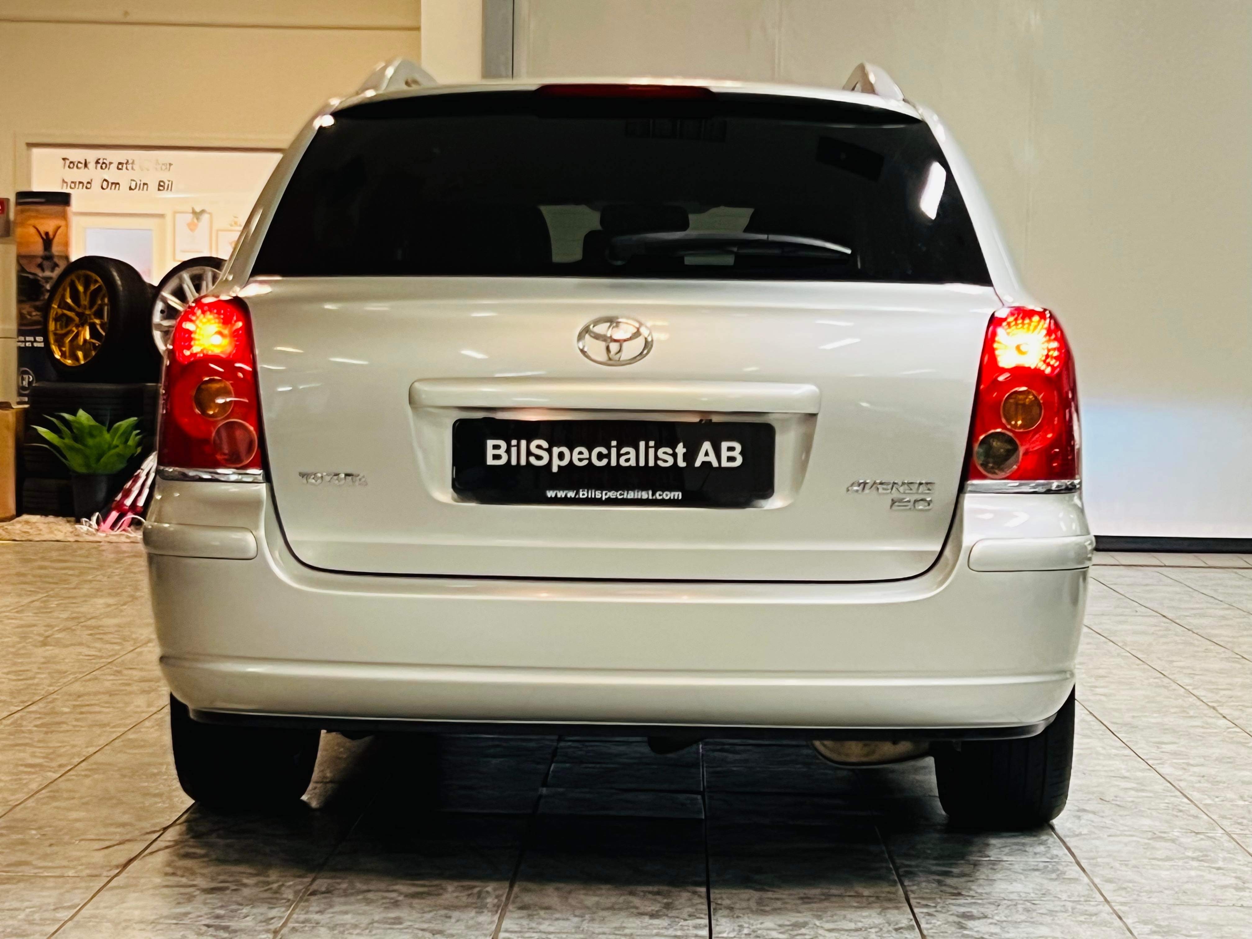 Toyota Avensis SÅLD 2005, bild 4/48
