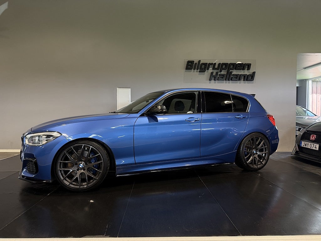 BMW M135i 5-dörrars Lci Navi H&K Maxton Steg2 400hk Z-Performance
