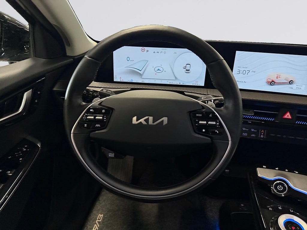 Kia EV6 77.4 kWh AWD 325hk Plus Dragkrok 360-Kamera Läder Navi bild 13