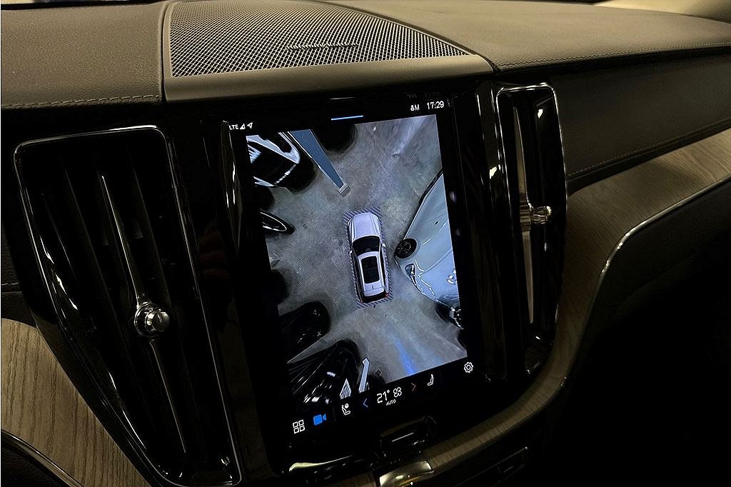 Volvo XC60 B4 AWD Inscription, Drag, Pano, Navi, VOC