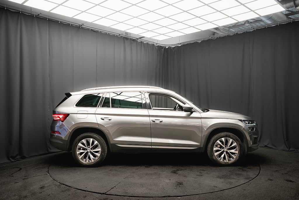 Skoda Kodiaq TDI 7-sits STYLE D-VÄRM LÄDER DRAG KAMERA 1-ÄGARE MOMS