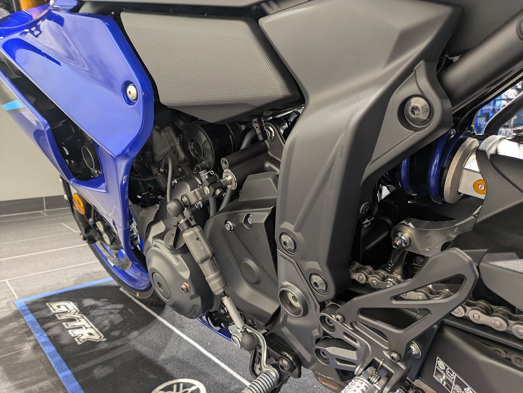 Yamaha YZF-R7 Icon Blue / Finns för beställning!