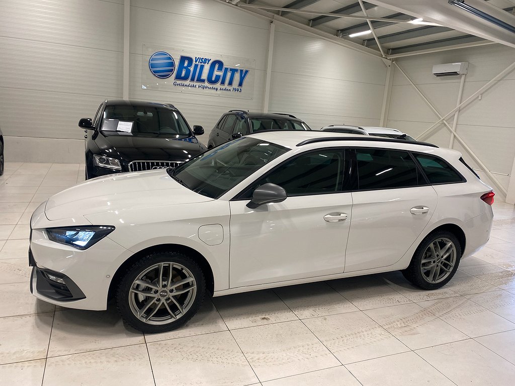 Seat LEON SPORTSTOURER 1.4 e-HYBRID 204 hk DSG6 FR 1 ägare 