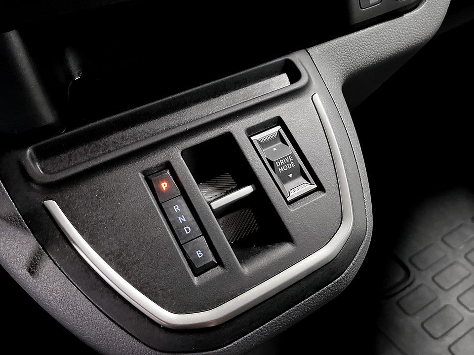Bild på Peugeot e-Expert PRO+ 75kWh 136hk Aut L3 B-KAMERA NAVI
