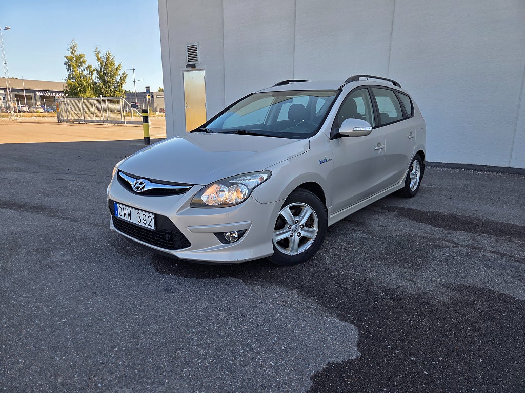 Hyundai i30 cw 1.6 CRDi Business,Nybesiktigad,S&V.Däck