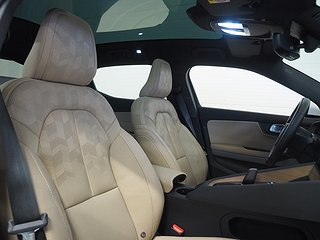 Halvkombi polestar 2 13 av 16