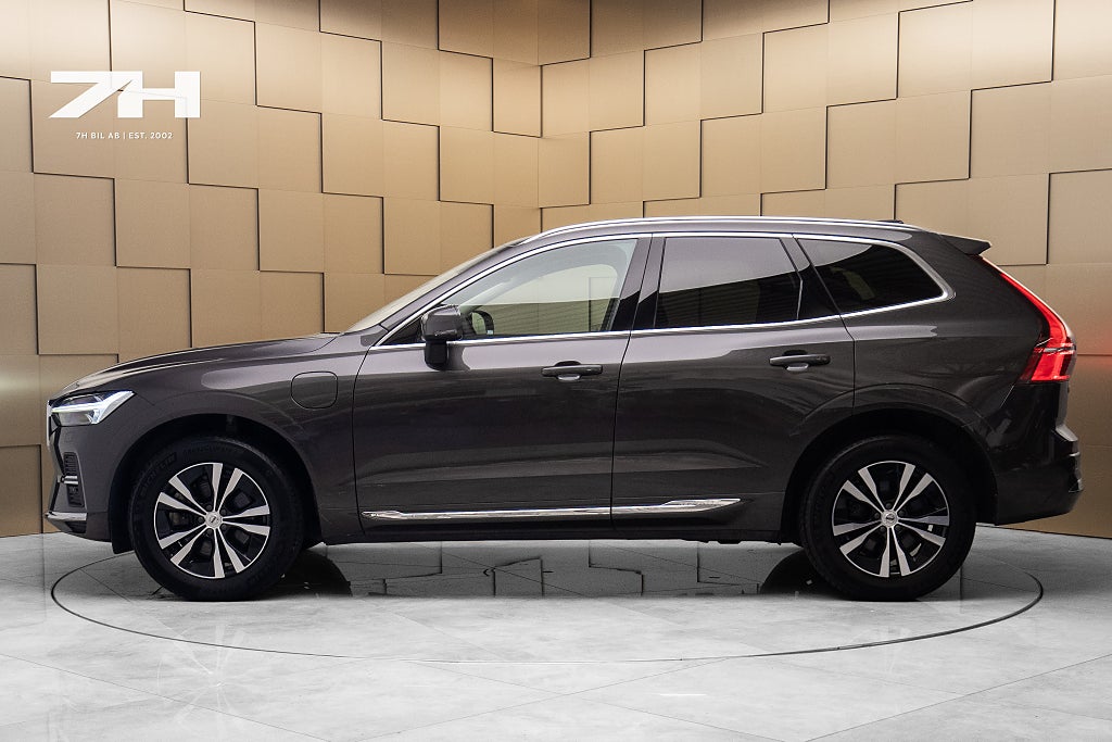 Volvo XC60 Recharge T6 AWD Core Pano Drag Pilot Assist Kamera