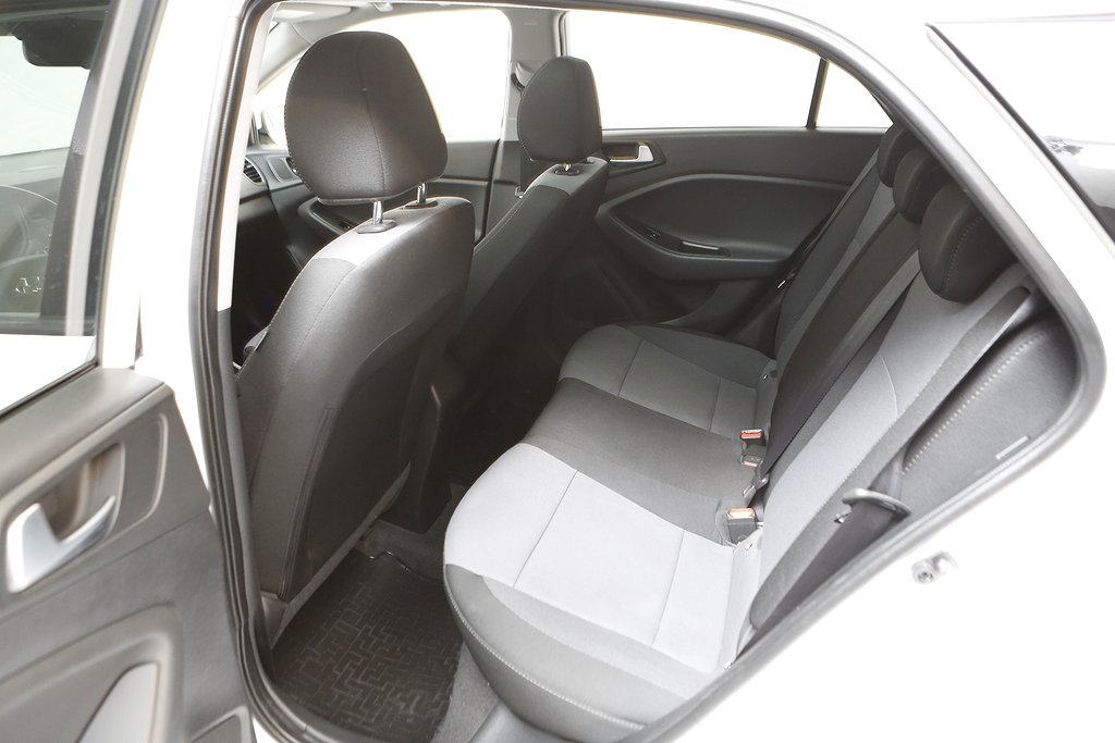 Hyundai i20 1,4 Premium 101hk 5D Panorama Kamera 2016