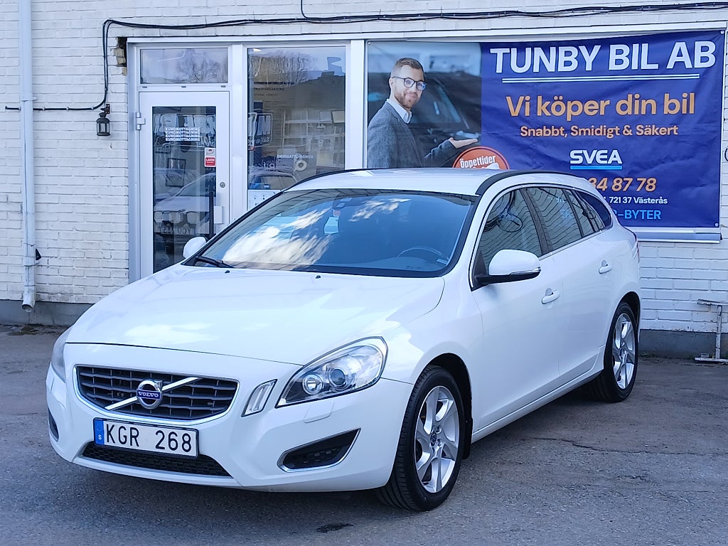 Volvo V60 D3 Auto Momentum Välskött/Besik/Drag/Sensor/D-Värm