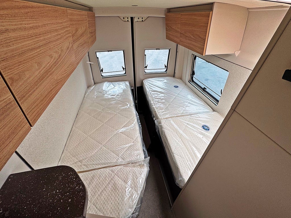 Bürstner Habiton HMX 6.0 4WD Panorama 190 hk FINNS I HALLEN