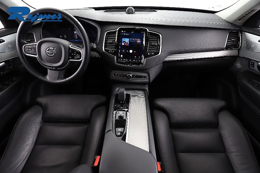 Volvo XC90 T8 Ultra Dark