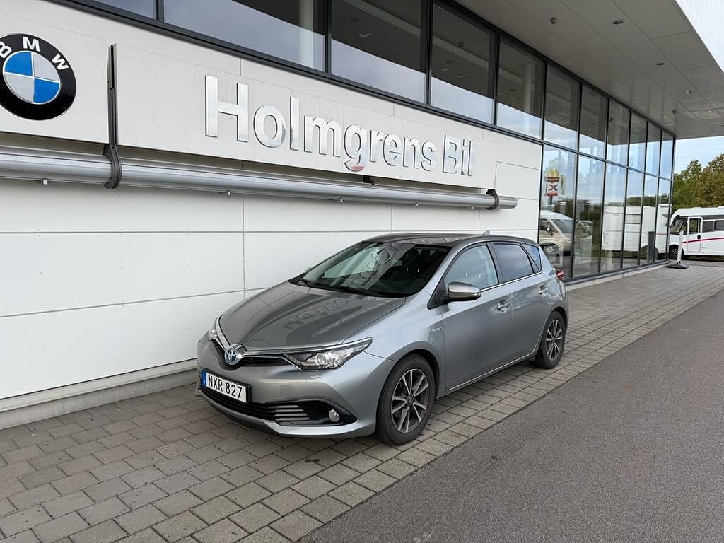 Toyota Auris Hybrid E-Cvt Comfort Active Plus Backkamera | Ränta 1,99%