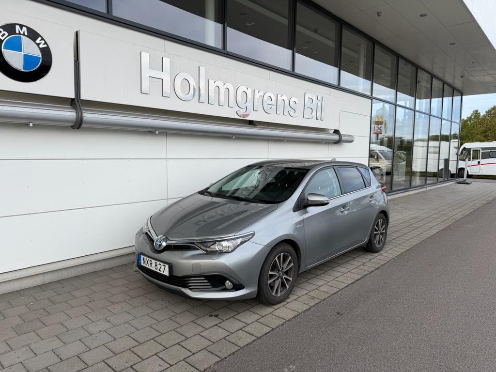 Toyota Auris Hybrid e-CVT Active Plus 2015, kuva 7/10