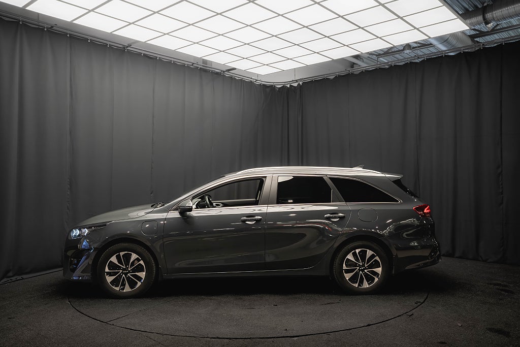 Kia Ceed SW Plug-in Hybrid Advance Navi MOMS LEASBAR 1 ÄGARE