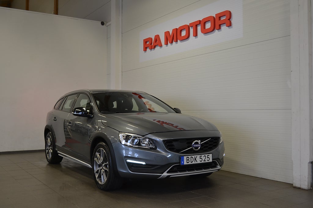 Volvo V60 Cross Country D4 AWD Geartronic Bus Adv Summum Drag Kamera Navi 