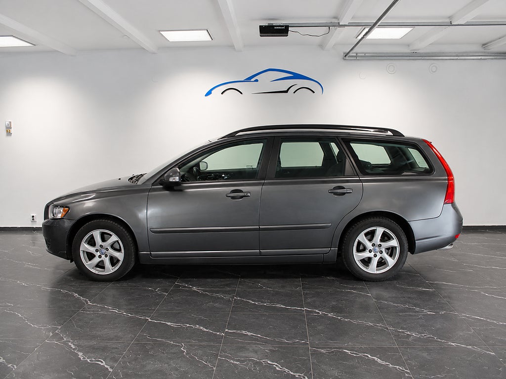 Volvo V50 D3 Automat Momentum Drag 1Ägare Volvo Fullbok Toppskick
