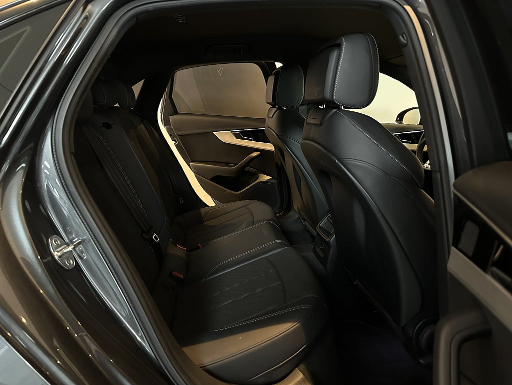 Audi A4 Sedan 40 TDI quattro S Tronic S LINE D-VÄRMARE MATRIX