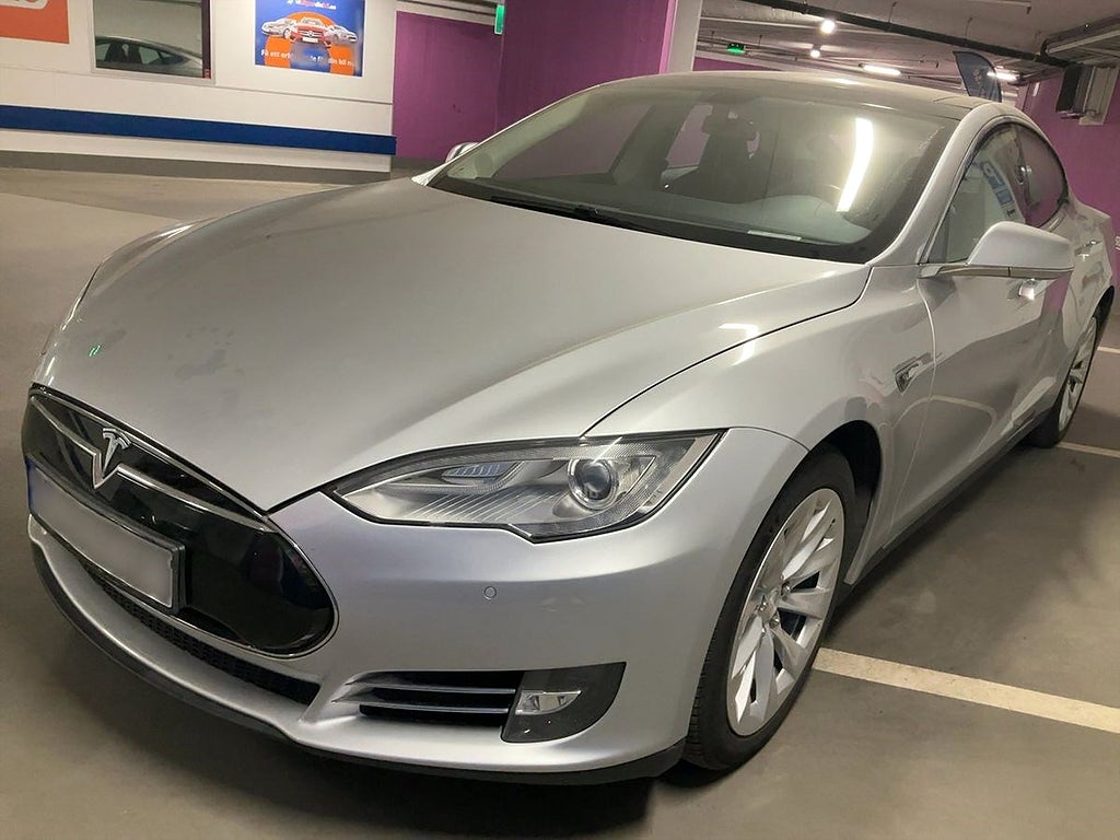 Tesla Model S P85, 421hk