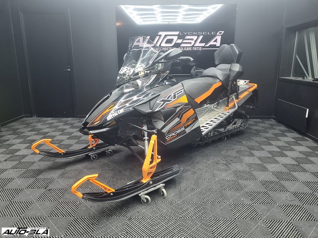 Arctic Cat XF 6000 CT 