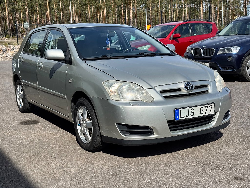 Toyota Corolla 5-dörrars 1.6 VVT-i AUT Sommar & vinterhjul Taklucka 