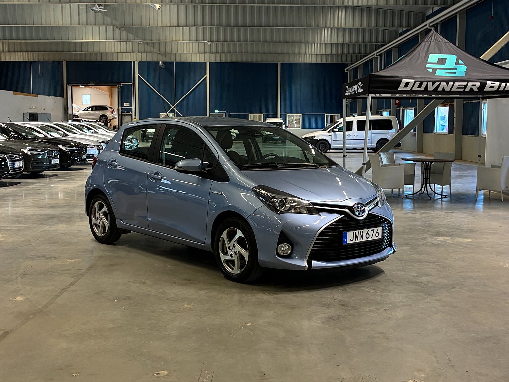Toyota Yaris Hybrid e-CVT 101hk Automat Active B-KAMERA